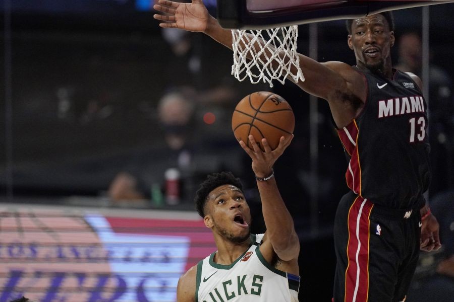 开云下载-球队罚款处罚球员！维护纪律必要之举，全场震撼