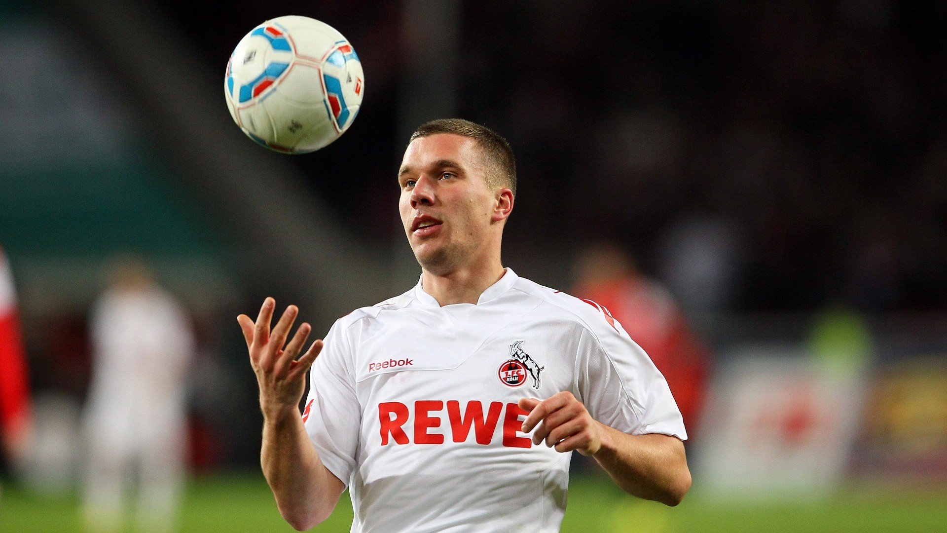 核爆级数据！罗德里一役打崩马赛中场，他重新定义了全能